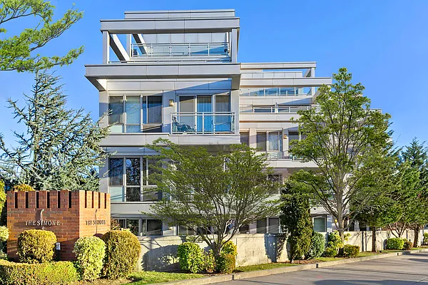 Sold by Halstead Real Estate | media 8