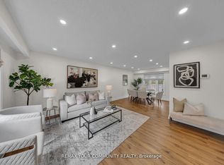 22 Madelaine Cres, Brampton, ON L6S2Y9