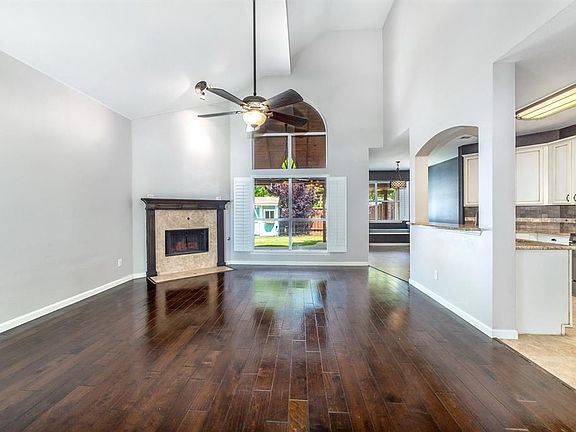 3rd image of 3939 Willow Bend Dr