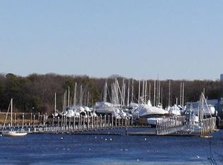 18 Riverside Dr, Riverside, RI 02915