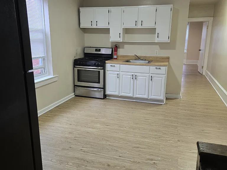 1306 W Hunting Park Ave — Photo 3