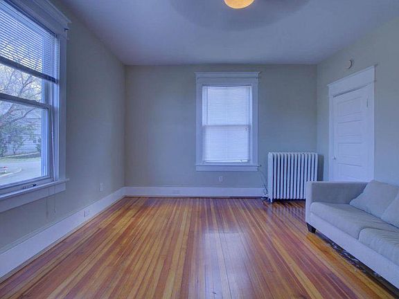 4th image of 606 Allison Ave SW #2