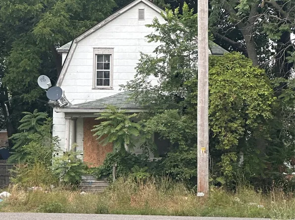1017 Oak St, Flint, MI 48503