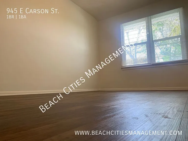 945 E Carson St — Photo 17