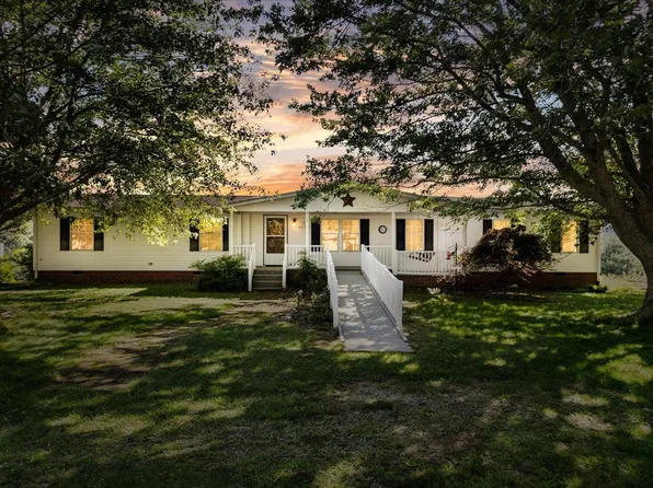 913 Old Furnace Rd SW, Floyd, VA 24091