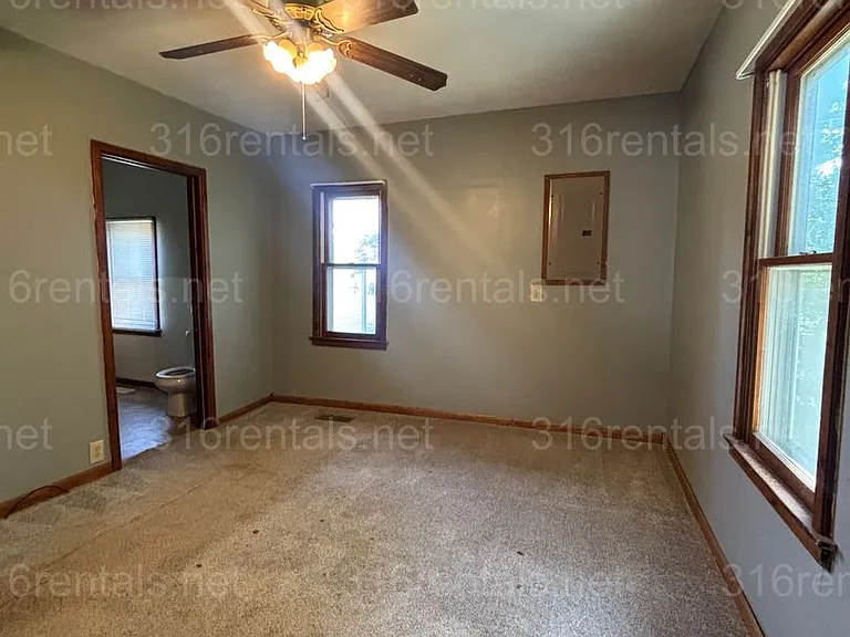 919 W Carr Ave — Photo 7