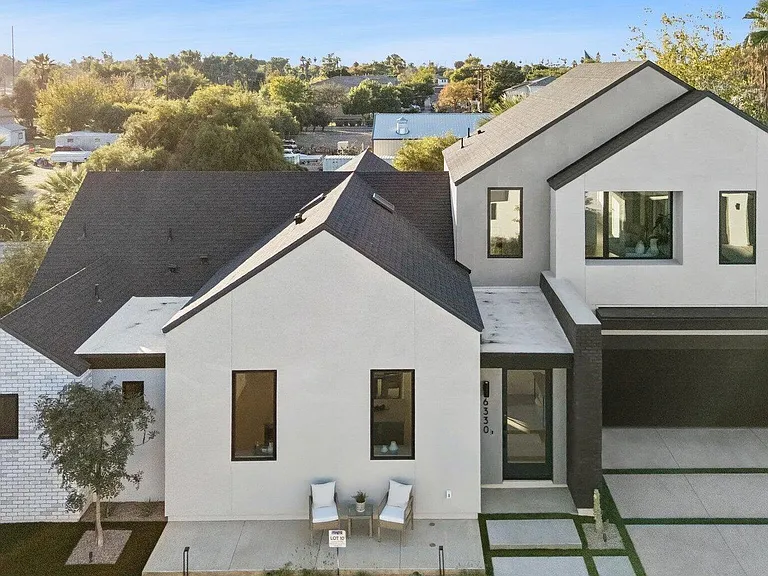 6330 N 10th Dr — Photo 3