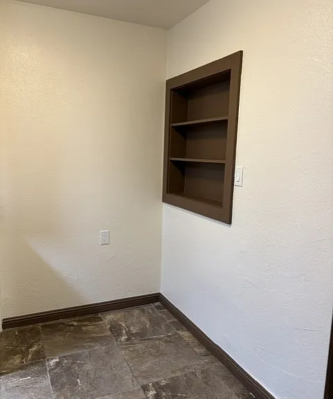 5909 Albemarle St — Photo 17
