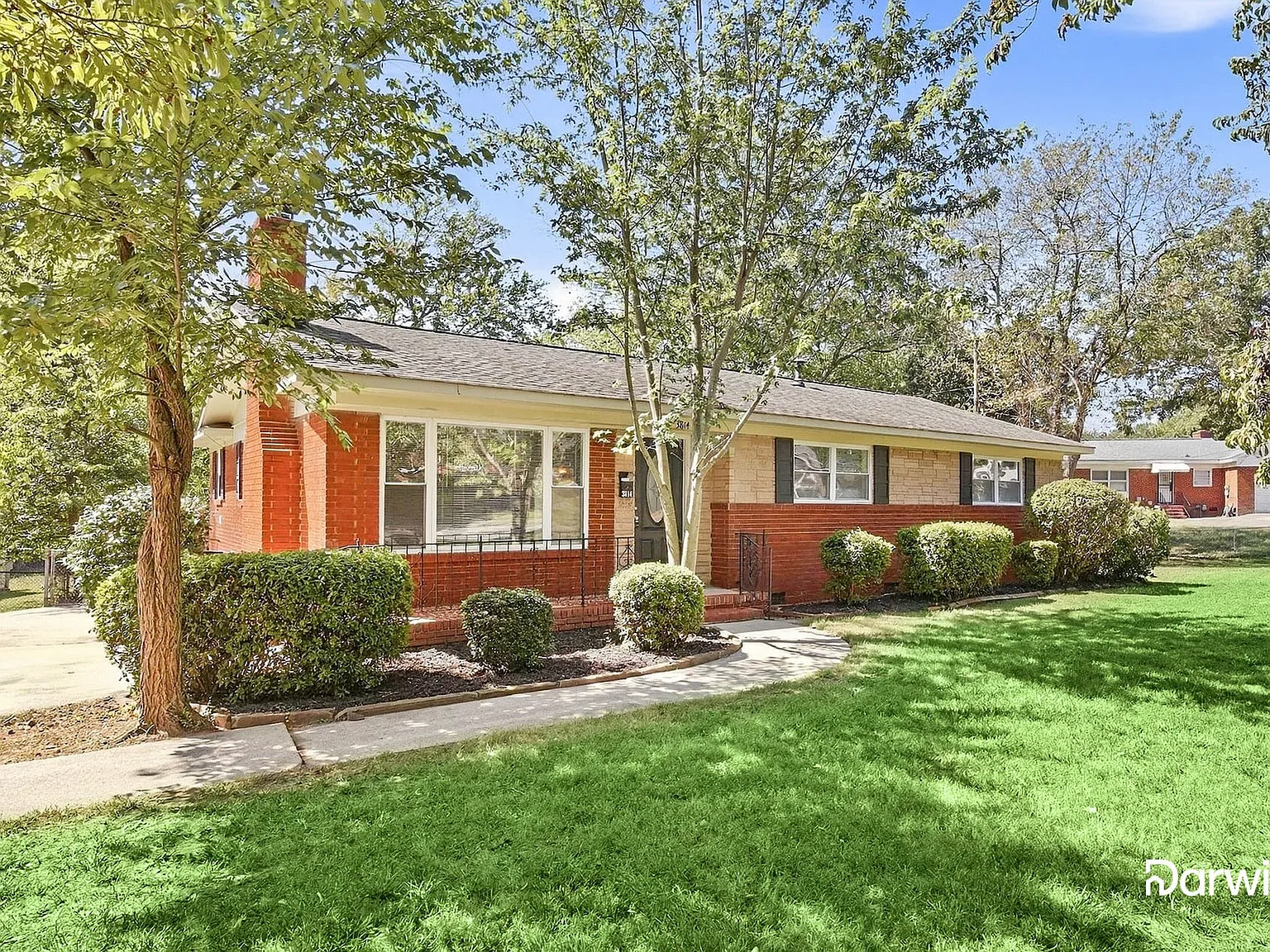 3 bed, 1.5 bath, 1500 sqft, $2,180 — Photo 2