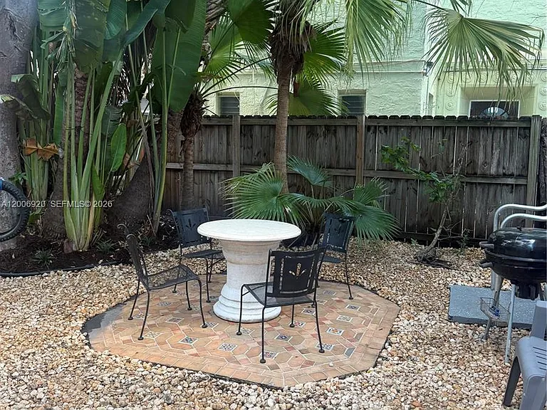 2816 Pine Tree Dr #2 — Photo 15