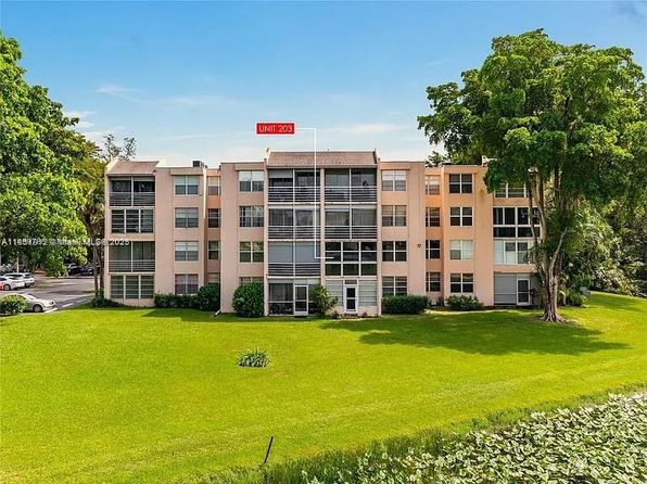 9495 Evergreen Pl APT 203