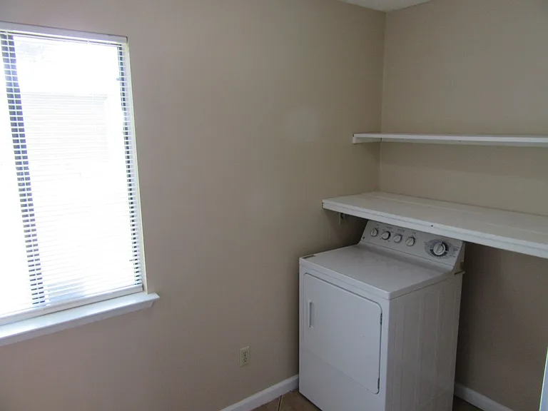 802 West St — Photo 10