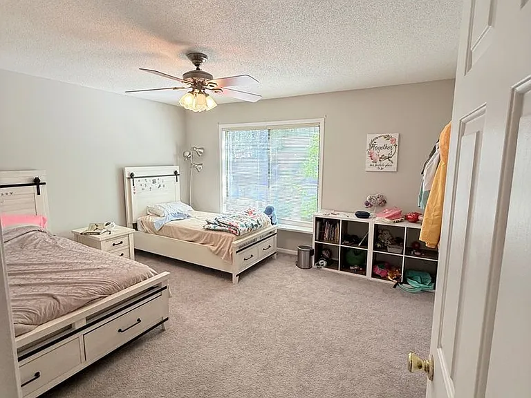 18 Putnam Ln — Photo 15