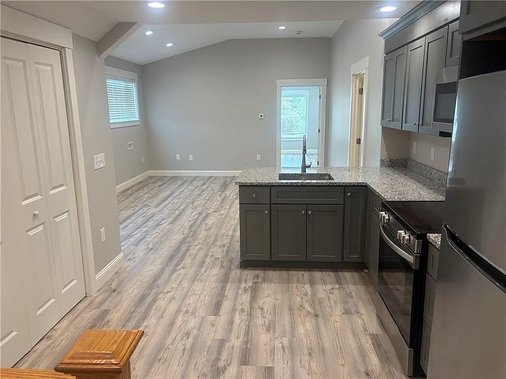 1 bed, 1.0 bath, 652 sqft, $2,200 — Photo 3