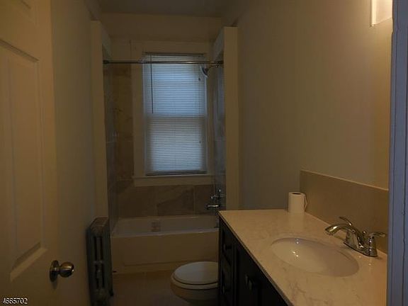 5th image of 232 E 1st Ave APT 1