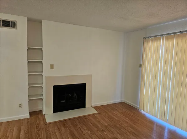 2750 Holly Hall St APT 712, Houston, TX 77054