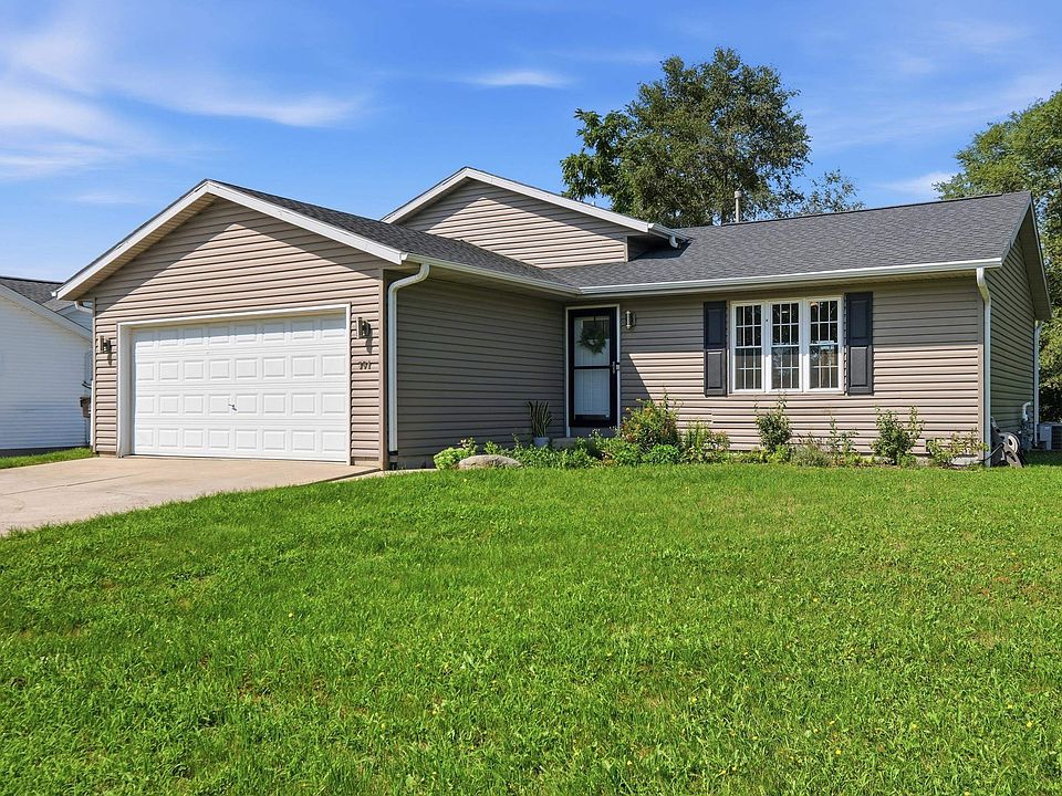 1st image of 301 Ridgeview Dr