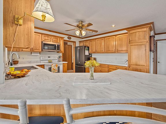 4th image of 2431 Spirit Lake Ln