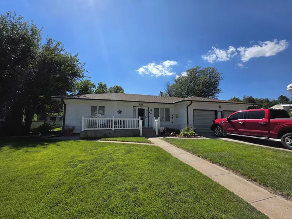 721 Dakota St, Benkelman, NE 69021