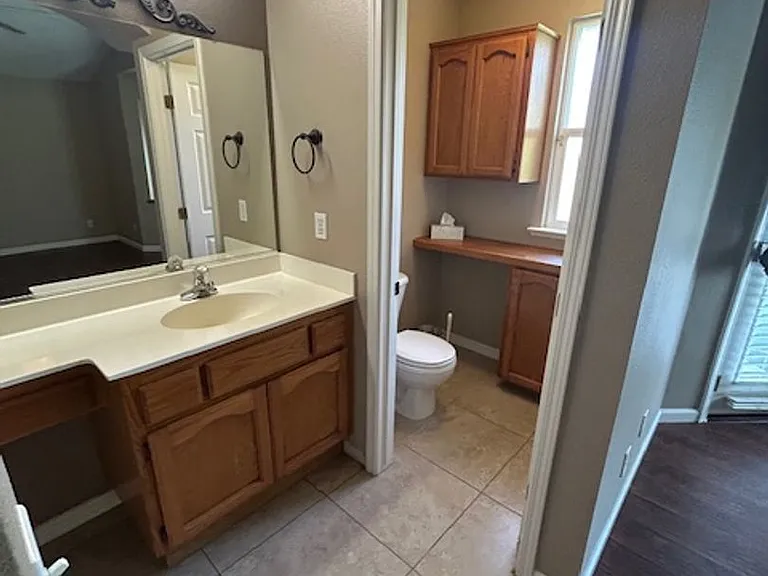 1896 N Matthew Ave — Photo 25