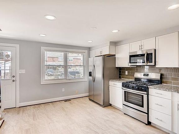 4th image of 7846 Saint Claire Ln