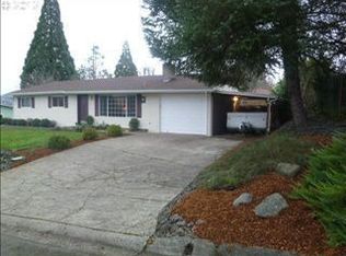 1045 W Luellen Dr, Roseburg, OR 97471