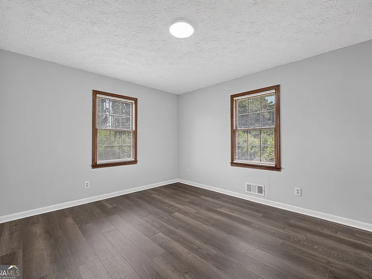 2591 Doc Hughes Rd — Photo 32