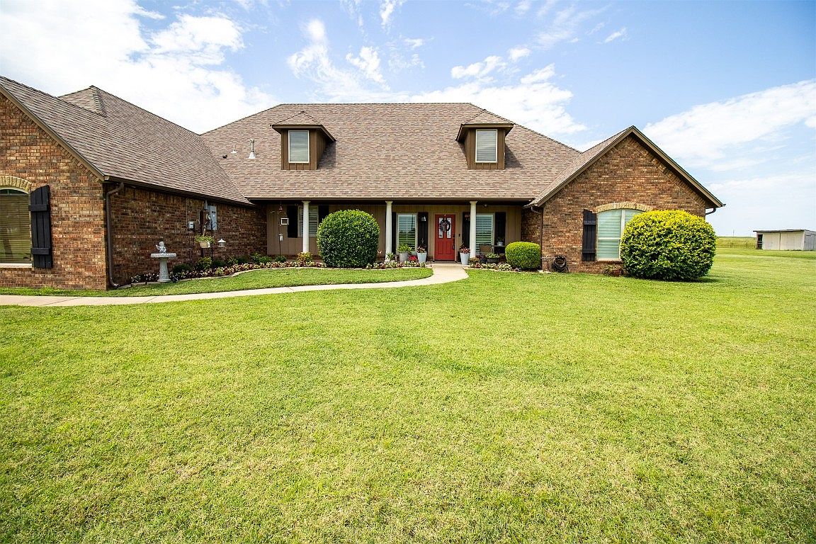 2900 Big Sky Cir, Yukon, OK 73099 | MLS #1069591 | Zillow