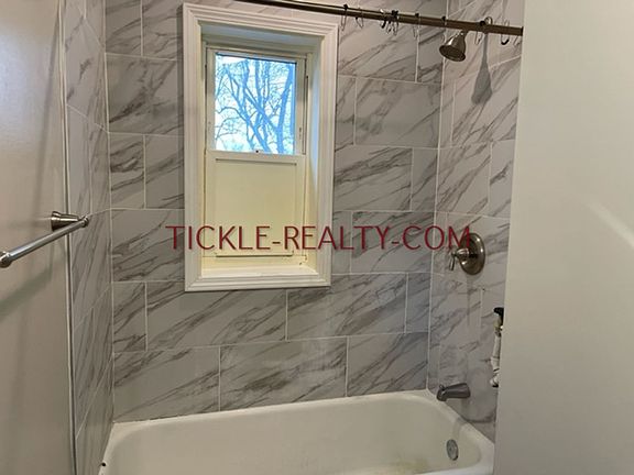 4th image of 962 Monroe Ave APT D307