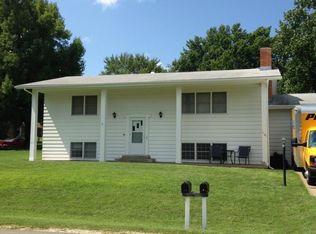 1101 Wharton Manor Rd #2, Manhattan, KS 66502