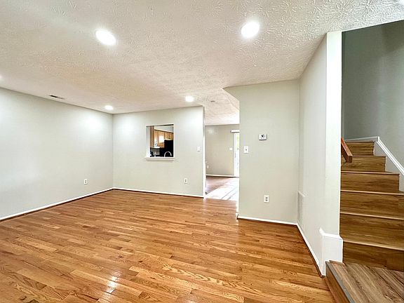 2nd image of 18662 Winding Creek Pl