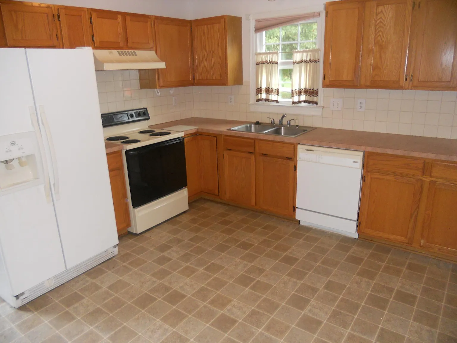 3 bed, 1512 sqft, $1,895 — Photo 3