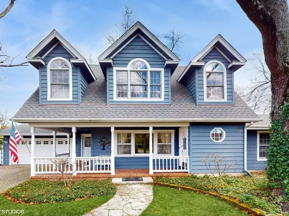 1925 Maple Pl, Riverwoods, IL 60015