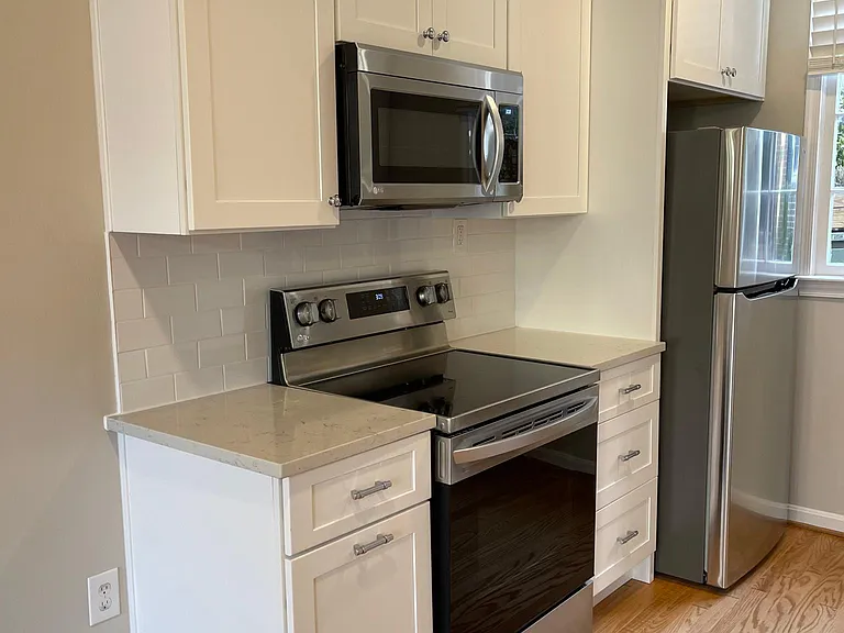 213 S Union St — Photo 12