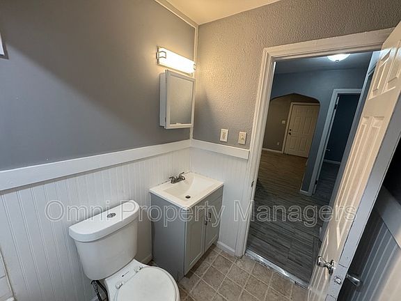 5th image of 18470 Fenelon St