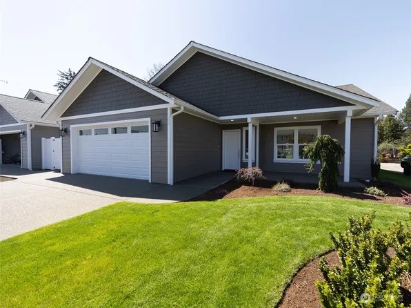 105 Cedarwood Drive, Centralia, WA 98531