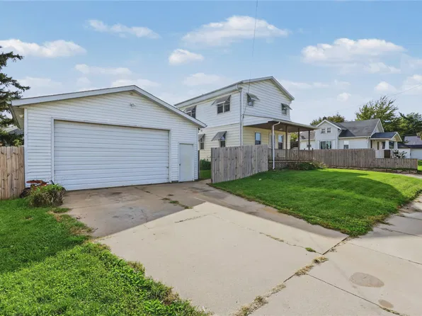 107 24th Ave SW, Cedar Rapids, IA 52404
