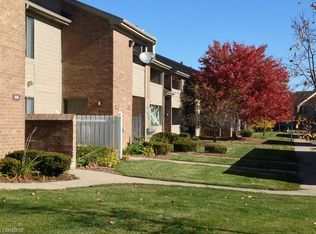 2131 Ashley Ct, Sterling Heights, MI 48310