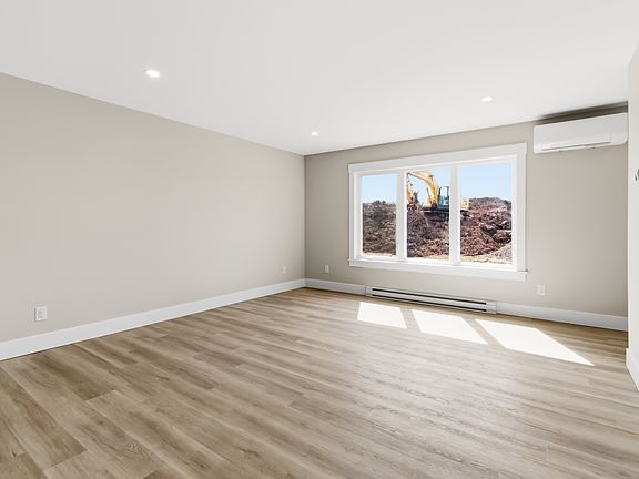 3rd image of 286 Maccoun St #284
