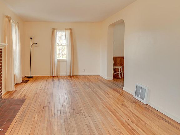 2nd image of 1319 Winters Dr