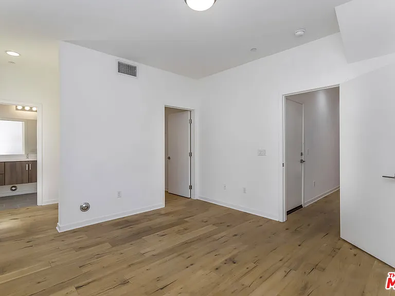 1427 Waterloo St — Photo 24