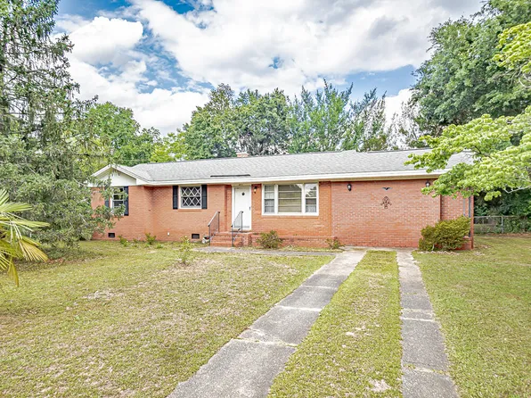 883 Watts Dr, Sumter, SC 29154