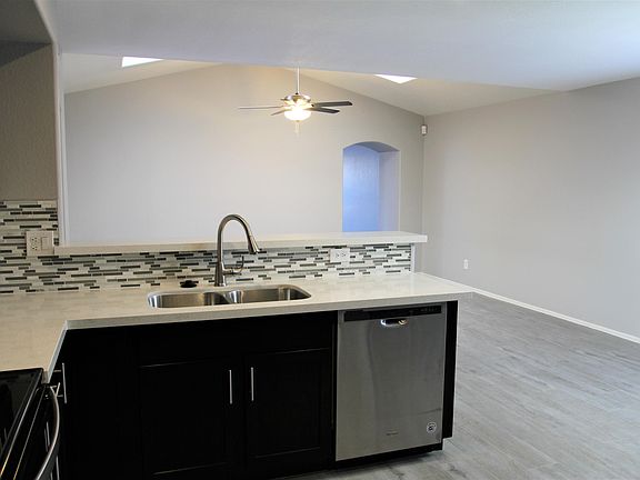 4th image of 4027 W Rose Garden Ln