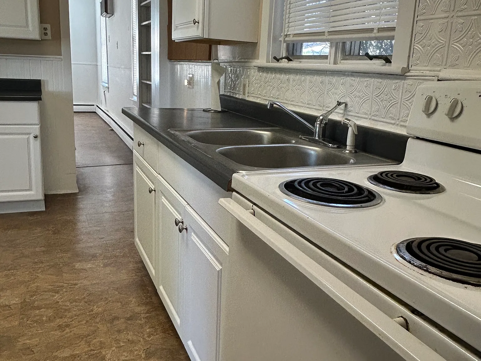 1 bed, 700 sqft, $1,200 — Photo 2
