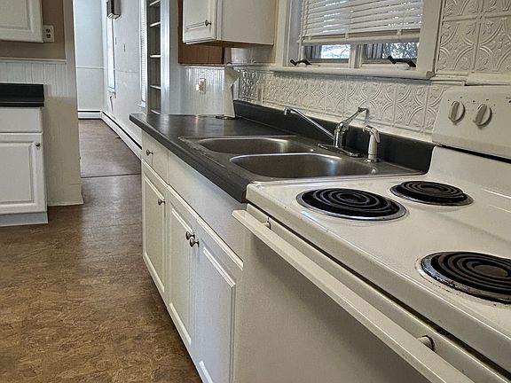 2nd image of 776 E Main St #1