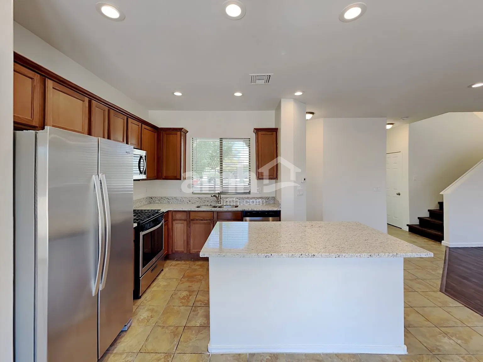 4 bed, 2.5 bath, 1877 sqft, $2,060 — Photo 4
