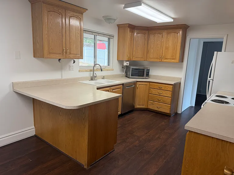 1134 N Cherry Ln — Photo 2