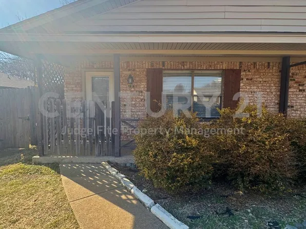 1114 Suburban St, Cedar Hill, TX 75104