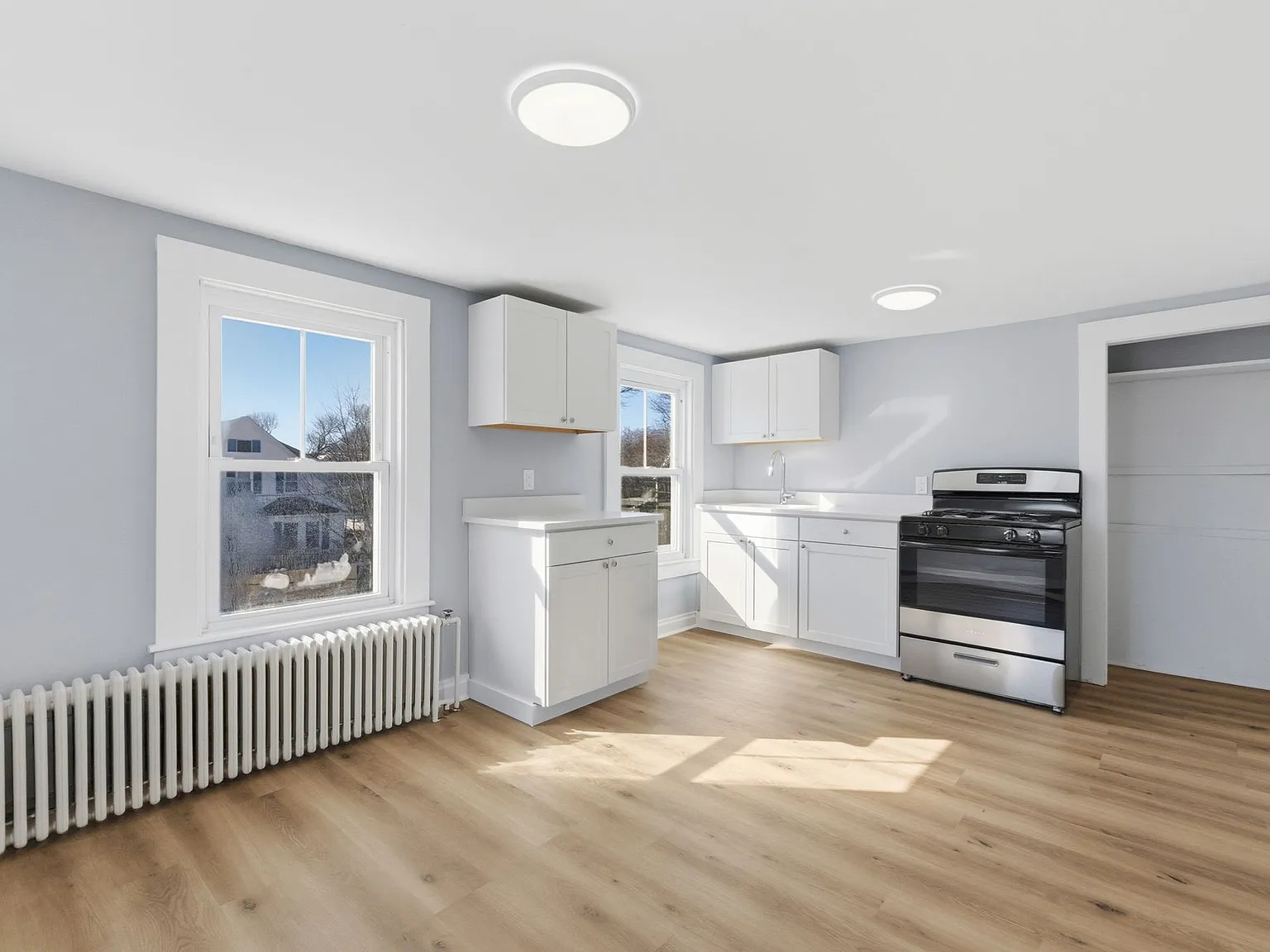 1 bed, 1.0 bath, 430 sqft, $1,900 — Photo 3
