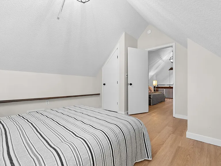 211 Wendwood Dr — Photo 22